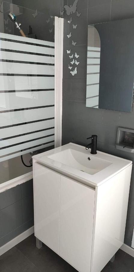 Appartement 2 Chambres Spacieuses Avec Terrasse Brouckerque Dış mekan fotoğraf
